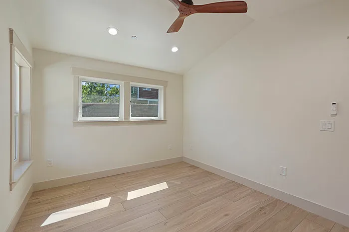 3638 6th Ave — Photo 20