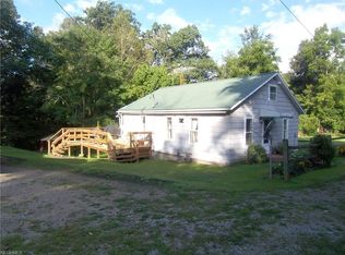 102 Freeport Ln, Walker, WV 26180