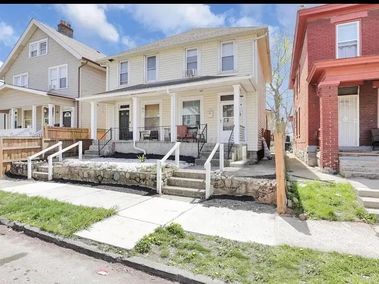 287 E Woodrow Ave — Photo 3