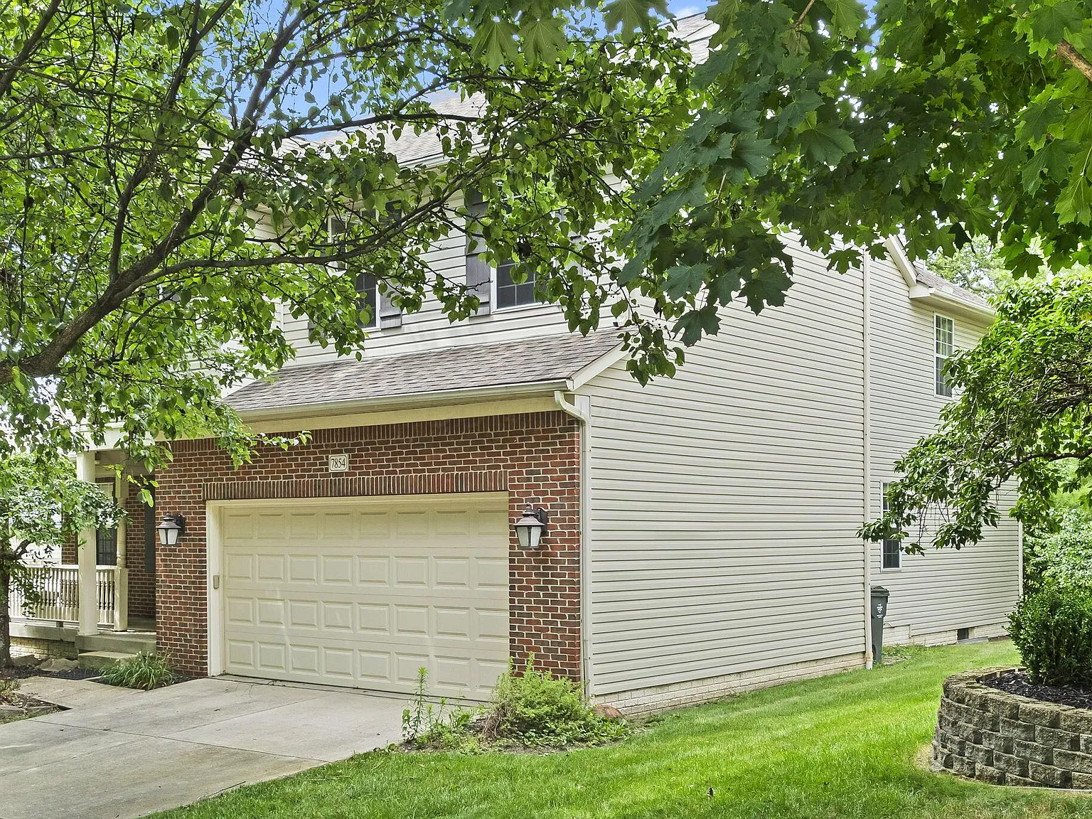 4 bed, 4.0 bath, 2681 sqft, $2,500 — Photo 2