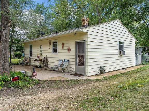 4th image of 311 Gold River Ave