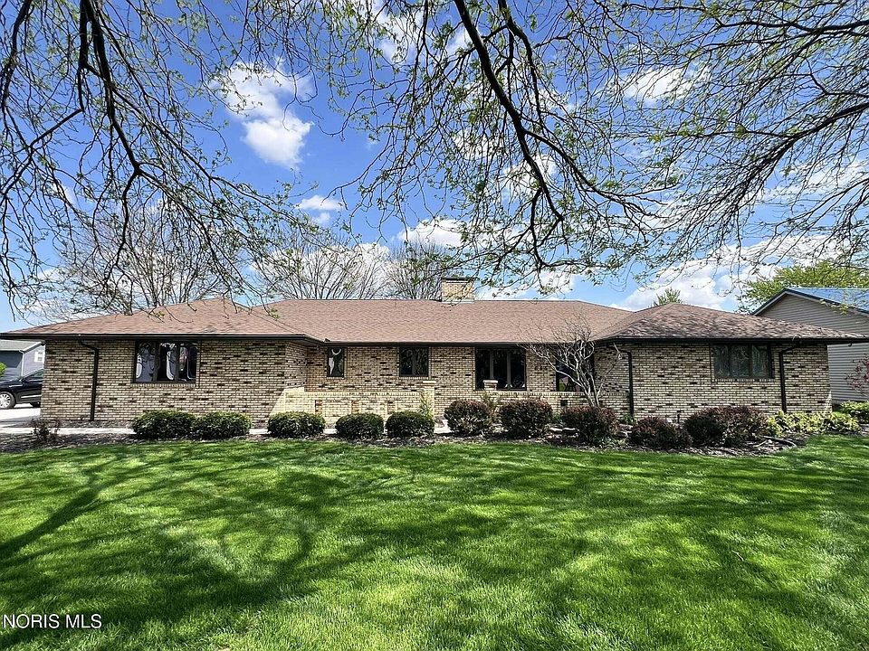 1st image of 685 N Main St