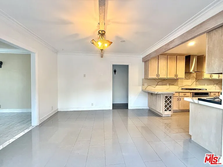 2701 S Harcourt Ave #2701 — Photo 19