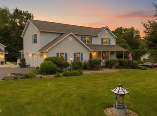 11 Steeplechase Dr, Bloomsburg, PA 17815