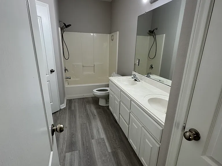 3200 Pinnacle Cv #B — Photo 6