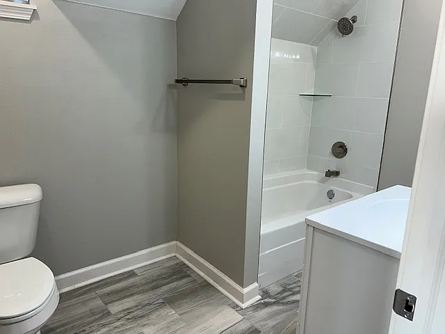 409 W Maple Ave #B — Photo 20