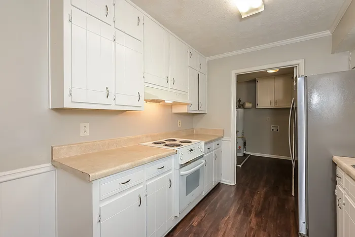 2137 Hartridge Dr — Photo 9