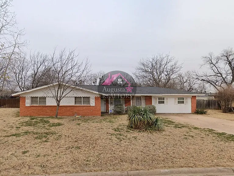2626 Garfield Ave — Photo 1