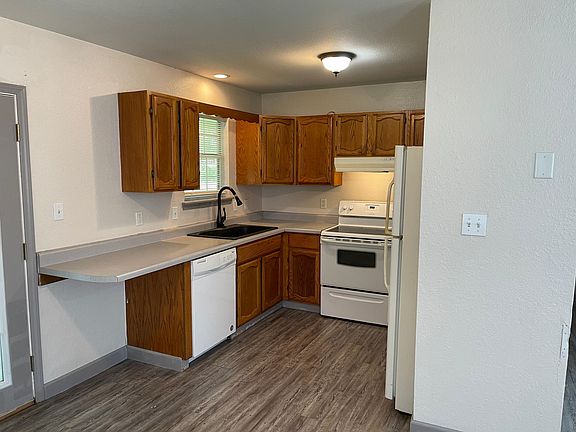 2nd image of 317 Elm Ave