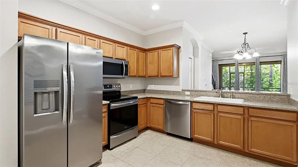 3 bed, 2.5 bath, 1507 sqft, $2,400 — Photo 3
