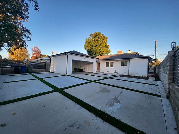 3rd image of 7340 Genesta Ave