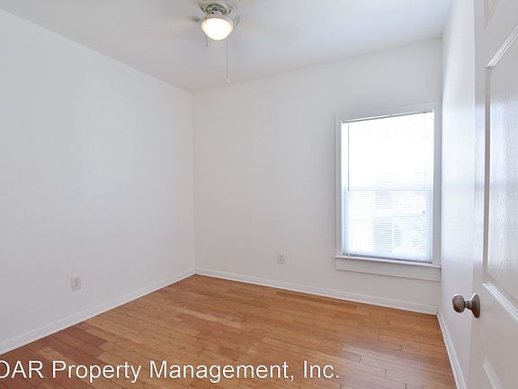 2nd image of 1912 1/2 E 2nd St APT 6