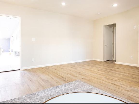 5th image of 1039 S Union Ave APT 23