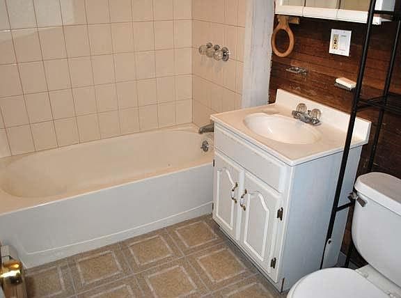4th image of 78 King St #1