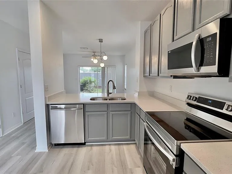 10946 Savannah Wood Dr #147 — Photo 9