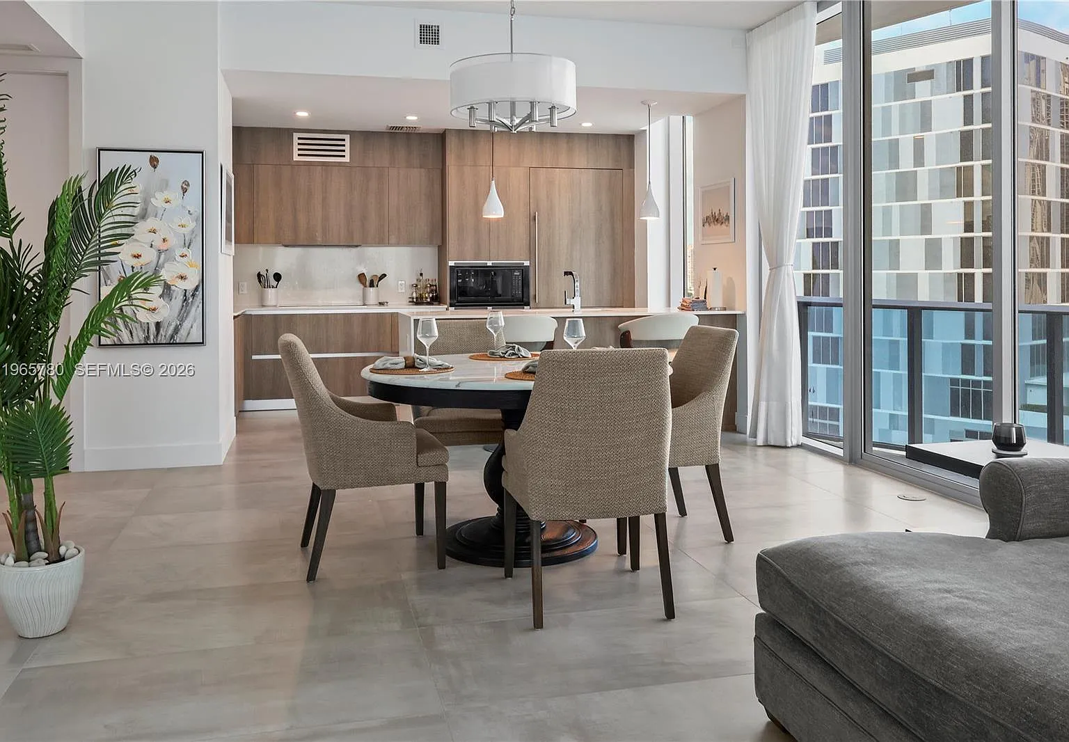 Aurora Condominium — Photo 4