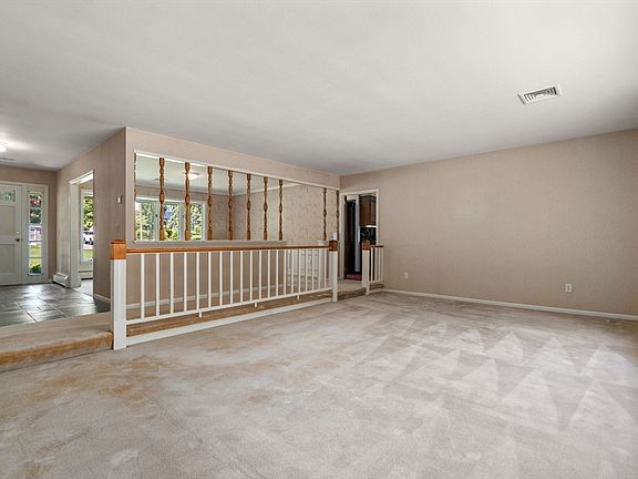 5th image of 37 Driftwood Dr