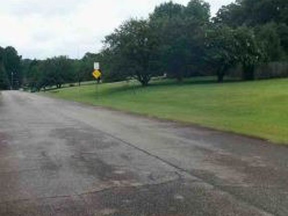 Exterior Neighborhood (street photo)