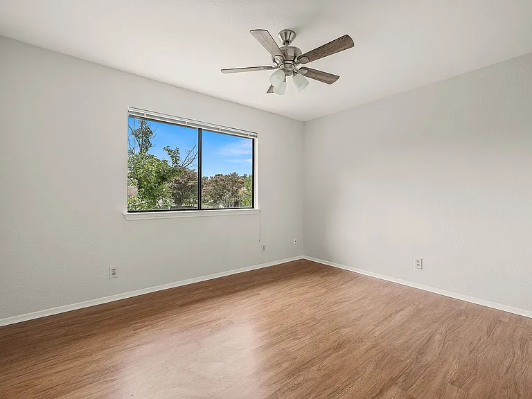 8905 Bridgewood Trl — Photo 28