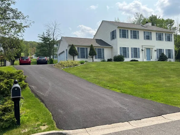 56 Mountain Brook Dr, Vestal, NY 13850