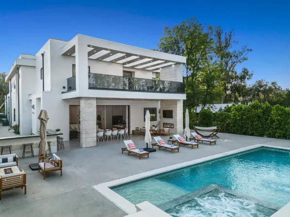 5702 Melvin Ave, Tarzana, CA 91356