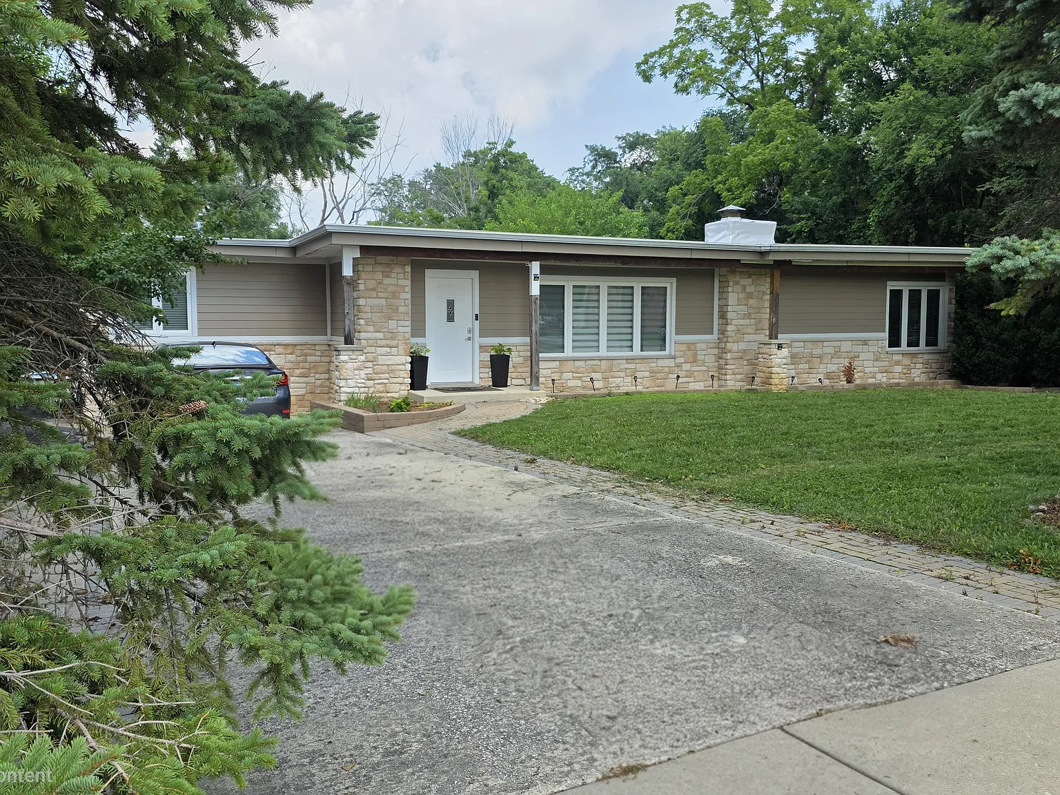 3 bed, 2.5 bath, 2100 sqft, $3,600 — Photo 4