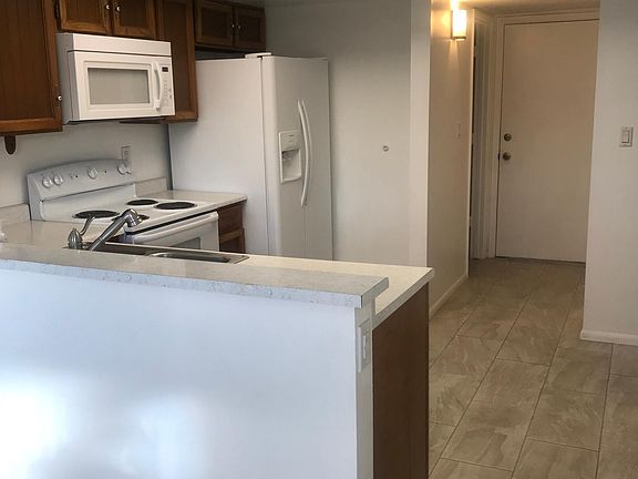 2nd image of 96 Calle Playa Del Sol NE