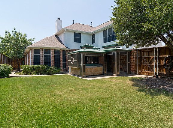 3rd image of 3305 Edwards Dr