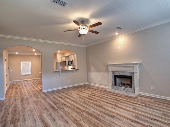 4th image of 606 Golden Eagle Ct #21