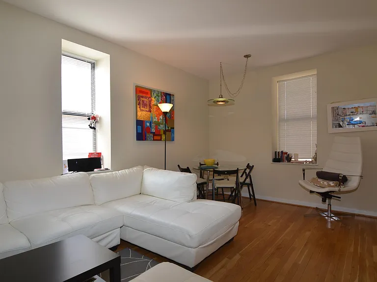 1830 17th St NW #308 — Photo 2