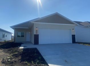 6880 68th St S, Horace, ND 58047