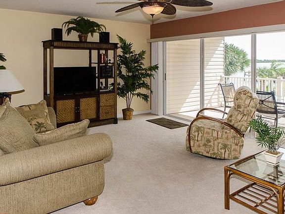 5th image of 19811 Gulf Blvd APT 302