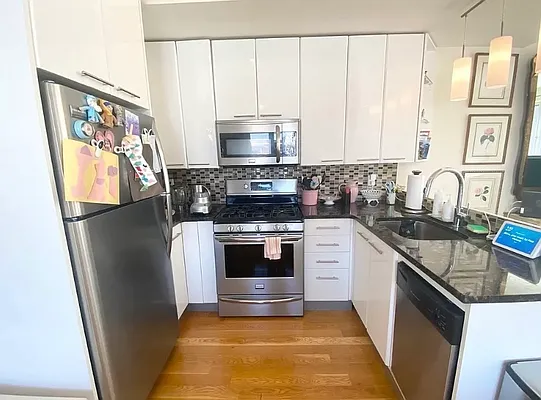 Rented by Corcoran | media 18