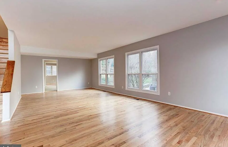 4 bed, 2.5 bath, 2199 sqft, $5,025 — Photo 3