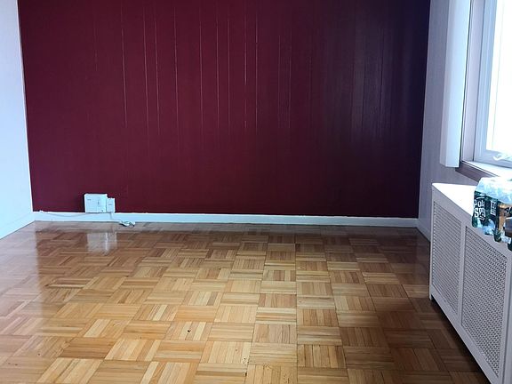 3rd image of 140 Arlington Blvd #1