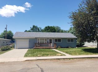 104 2nd St, Glendive, MT 59330