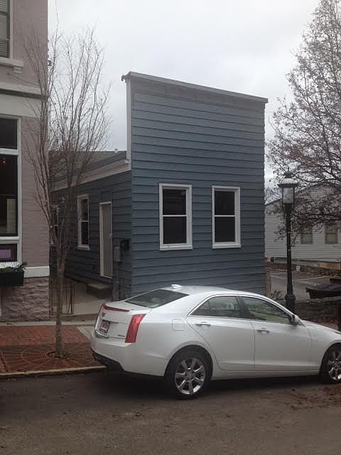 1st image of 1050 Saint Gregory St