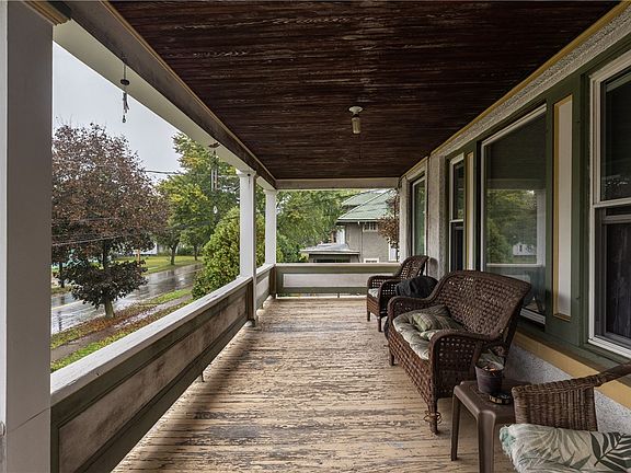 2nd image of 605 Maple Ave