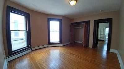 1st image of 138 Saint James Pl APT 3