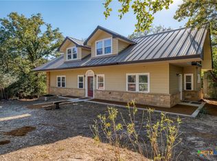 123 Bowie Trl, Luling, TX 78648