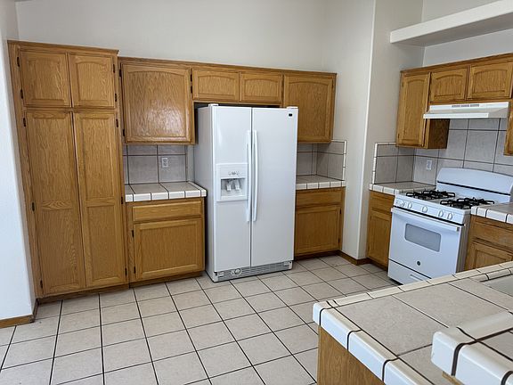 3rd image of 9412 Hickory Ave