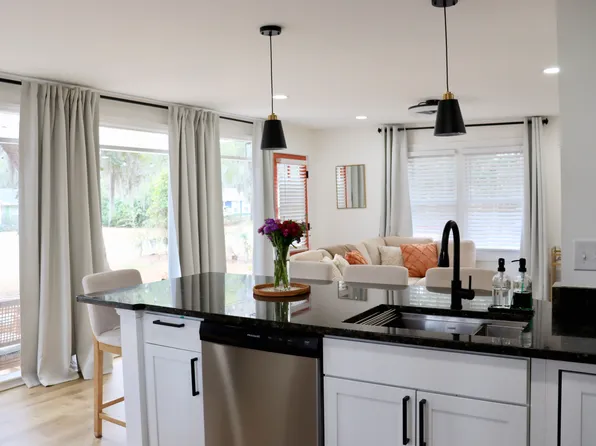 1105 Emmons St, Beaufort, SC 29902