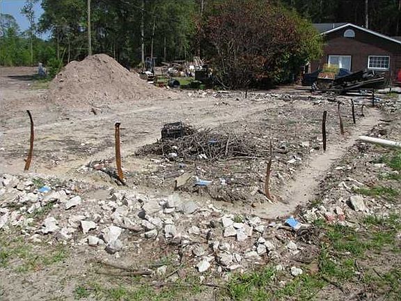 4th image of 1075 Branjess Dr