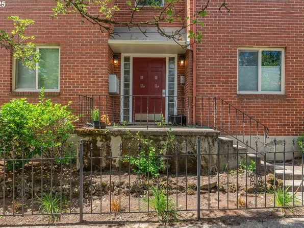 2409 SE 51st Ave APT 10, Portland, OR 97206