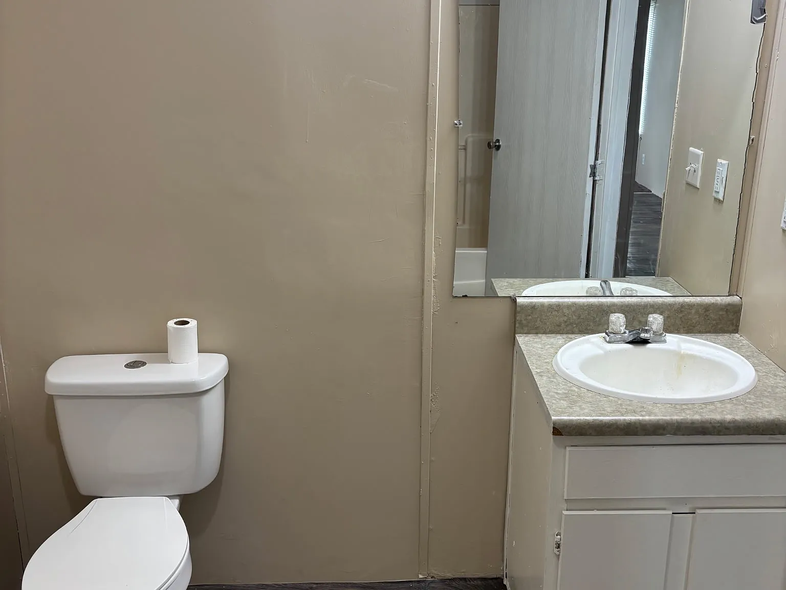 3 bed, 1000 sqft, $800 — Photo 1