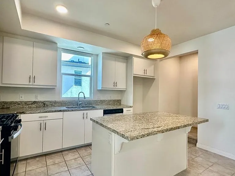 7817 Paxton Pl — Photo 4