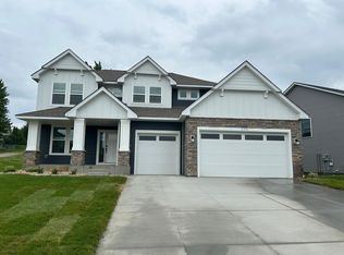5351 Queens Dr NW, Rochester, MN 55901