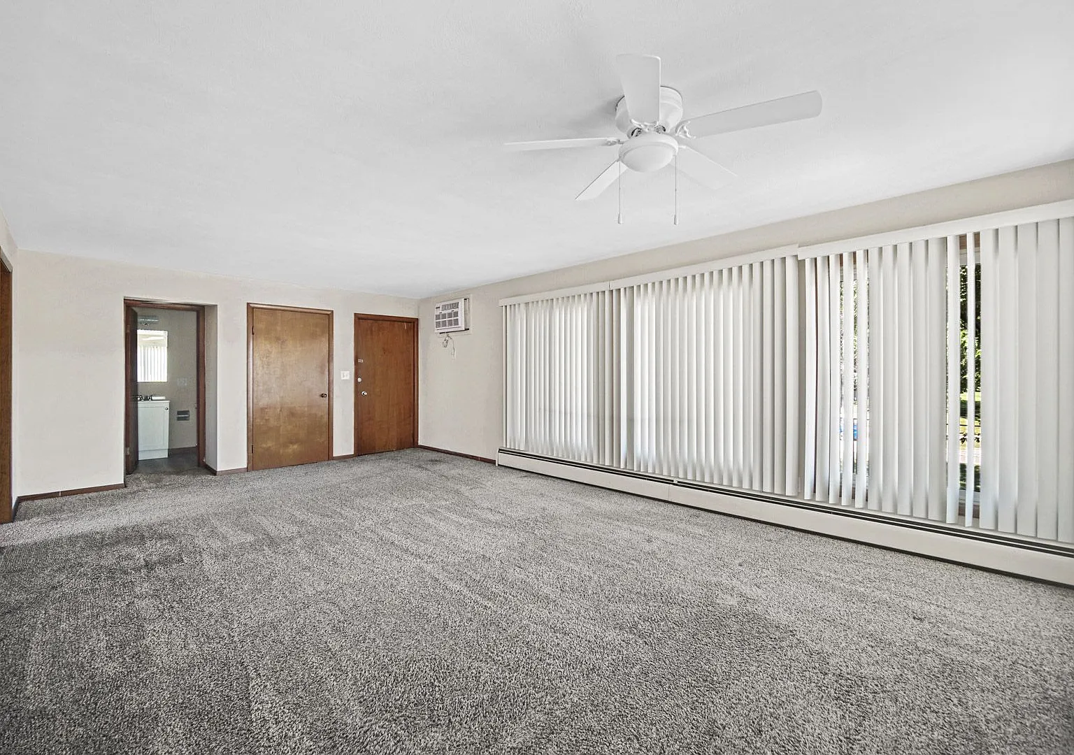 2435 Ridgewood St — Photo 4