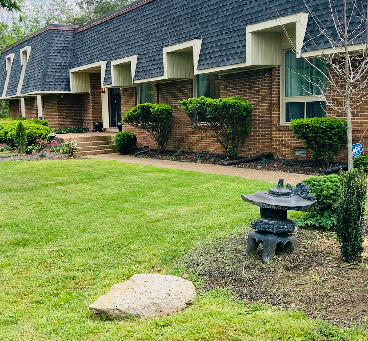 5 bed, 4008 sqft, $3,500 — Photo 1
