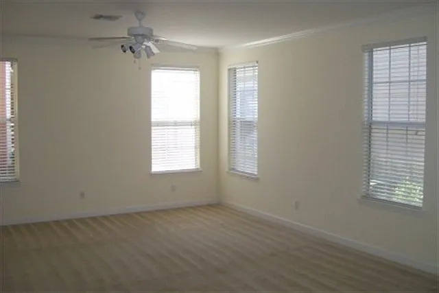 3 bed, 2.5 bath, 1800 sqft, $2,475 — Photo 4